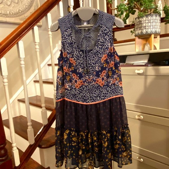 Dresses & Skirts - Unique & fun short length dress